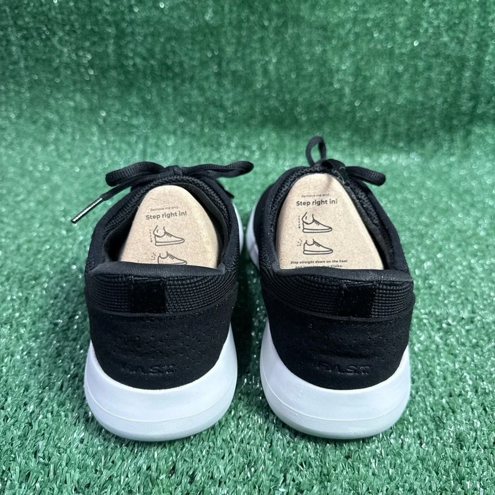 NWB Kizik Madrid Slip-On Eco-Knit Wide Black Athletic Sneakers Mens 5 Womens 6.5